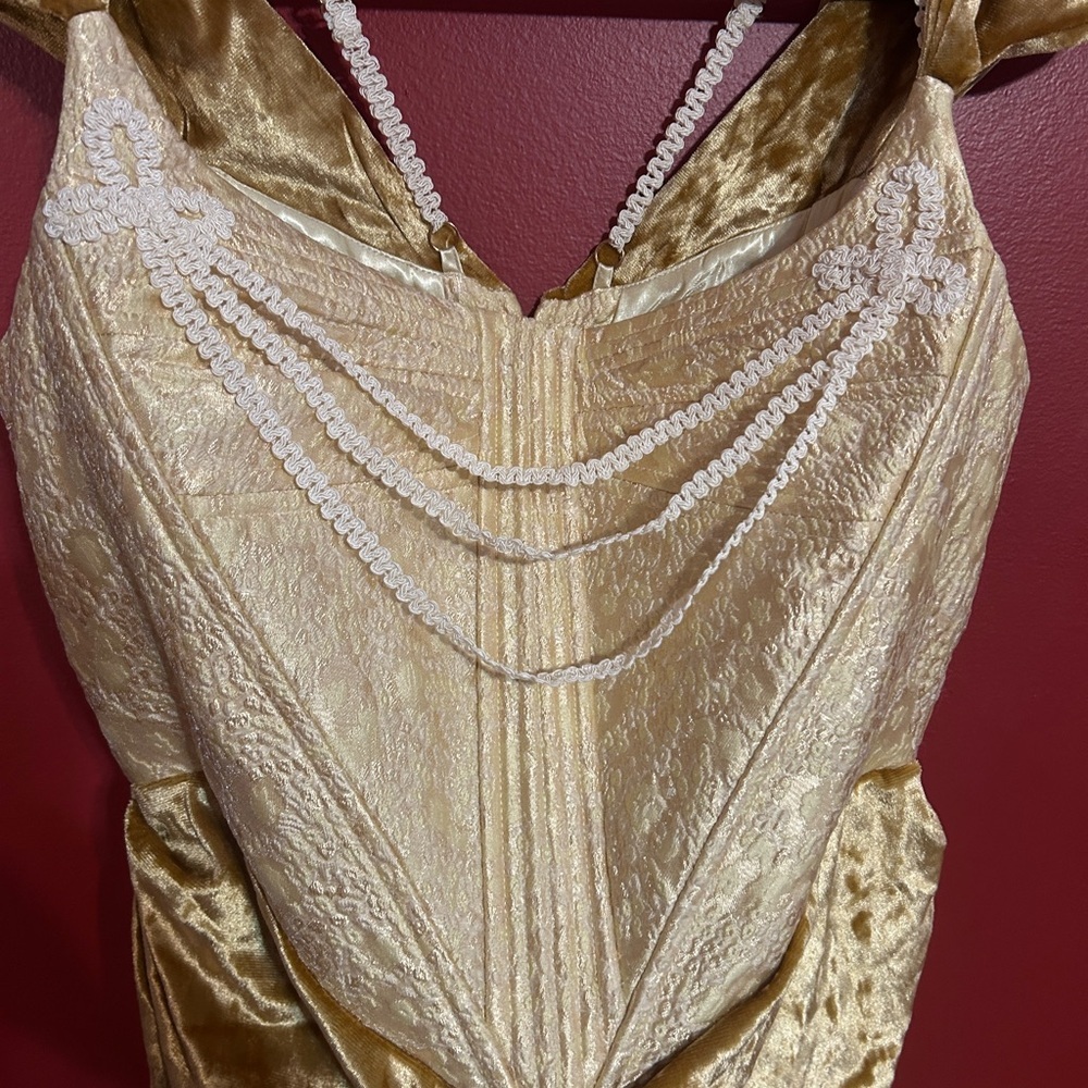 Lacemade Medusa Elegant Gold Velvet Dress Size XL - Picture 6 of 11